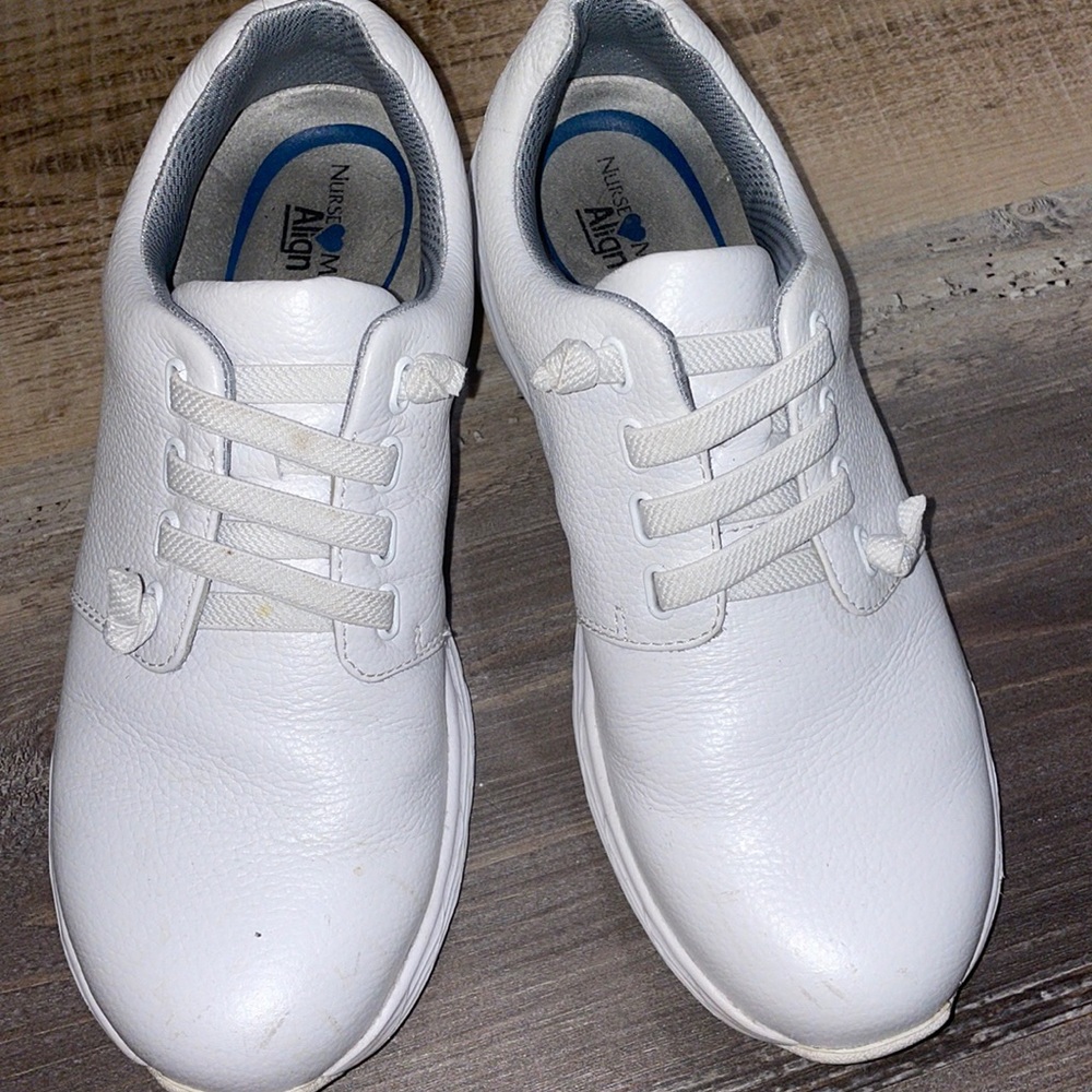 White nursing shoes✨